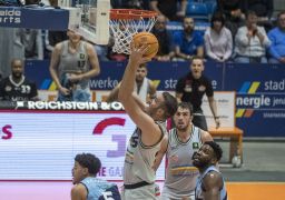 Medipolis SC Jena Eisbaeren Bremerhaven 10102021 00020